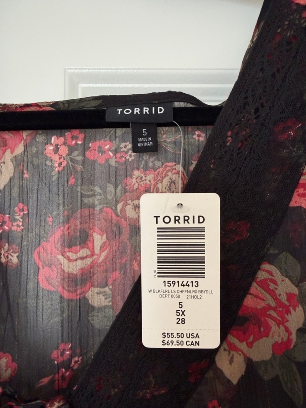 NWT Torrid Black Floral Lace-Trim Peasant Tunic - Picture 2 of 7